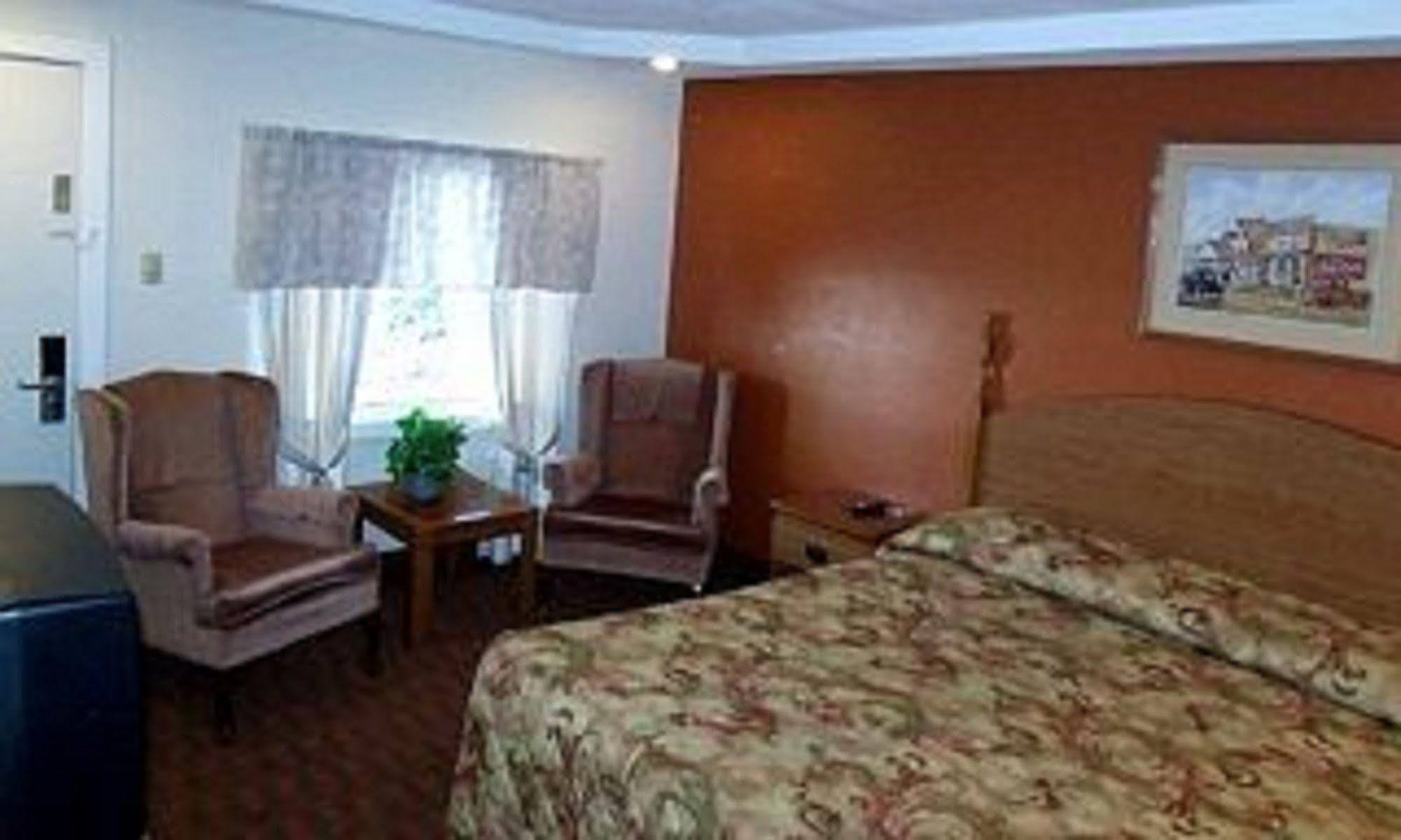 Woodlawn Hills Motel Henderson Exterior photo